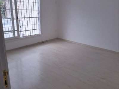 Casa à venda com 268m², 3 quartos, 1 suíte, 4 vagas no bairro Três Figueiras em Porto Alegre - Foto 4