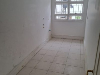 Casa à venda com 268m², 3 quartos, 1 suíte, 4 vagas no bairro Três Figueiras em Porto Alegre - Foto 13