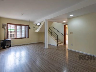 Casa à venda com 265m², 5 quartos, 1 suíte, 3 vagas no bairro Jardim Carvalho em Porto Alegre - Foto 5