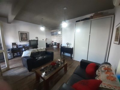 Casa à venda com 254m², 3 quartos, 1 suíte, 4 vagas no bairro Medianeira em Porto Alegre - Foto 3