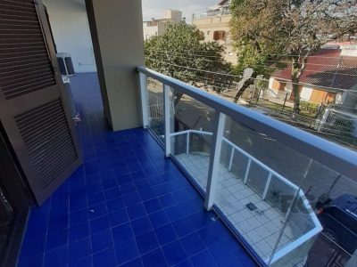 Casa à venda com 254m², 3 quartos, 1 suíte, 4 vagas no bairro Medianeira em Porto Alegre - Foto 13