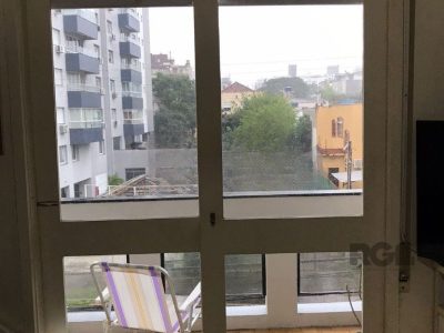 Apartamento à venda com 78m², 2 quartos, 1 suíte, 1 vaga no bairro Jardim Botânico em Porto Alegre - Foto 3