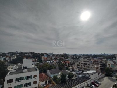 Apartamento à venda com 69m², 3 quartos, 1 suíte, 1 vaga no bairro Jardim Planalto em Porto Alegre - Foto 11