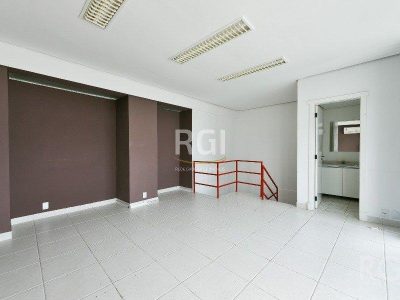 Conjunto/Sala à venda com 153m², 1 vaga no bairro Petrópolis em Porto Alegre - Foto 13