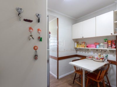 Apartamento à venda com 107m², 3 quartos, 1 suíte, 1 vaga no bairro Cristal em Porto Alegre - Foto 3