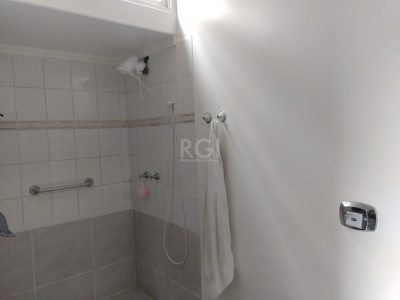 Casa à venda com 200m², 4 quartos, 1 suíte, 3 vagas no bairro Ipanema em Porto Alegre - Foto 18