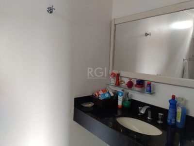 Casa à venda com 200m², 4 quartos, 1 suíte, 3 vagas no bairro Ipanema em Porto Alegre - Foto 21