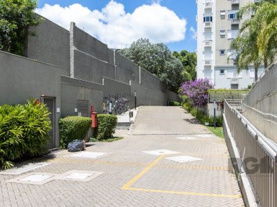 Apartamento à venda com 72m², 3 quartos, 1 suíte, 2 vagas no bairro Glória em Porto Alegre - Foto 3