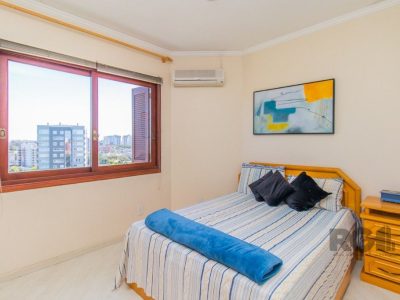 Cobertura à venda com 324m², 3 quartos, 1 suíte, 3 vagas no bairro Jardim Itu em Porto Alegre - Foto 6