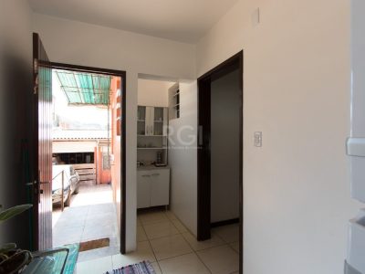 Casa à venda com 134m², 5 quartos, 5 vagas no bairro Santa Tereza em Porto Alegre - Foto 17