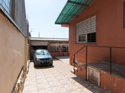 Casa à venda com 134m², 5 quartos, 5 vagas no bairro Santa Tereza em Porto Alegre - Foto 18