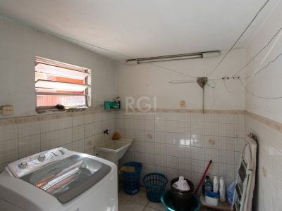 Casa à venda com 134m², 5 quartos, 5 vagas no bairro Santa Tereza em Porto Alegre - Foto 33