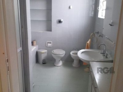 Casa à venda com 140m², 3 quartos, 3 vagas no bairro Azenha em Porto Alegre - Foto 11