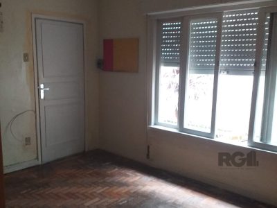 Casa à venda com 140m², 3 quartos, 3 vagas no bairro Azenha em Porto Alegre - Foto 14