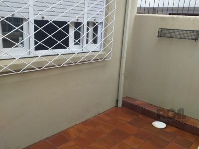 Casa à venda com 140m², 3 quartos, 3 vagas no bairro Azenha em Porto Alegre - Foto 26