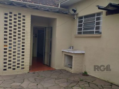 Casa à venda com 140m², 3 quartos, 3 vagas no bairro Azenha em Porto Alegre - Foto 4