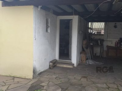 Casa à venda com 140m², 3 quartos, 3 vagas no bairro Azenha em Porto Alegre - Foto 27