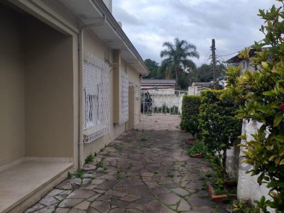 Casa à venda com 140m², 3 quartos, 3 vagas no bairro Azenha em Porto Alegre - Foto 2