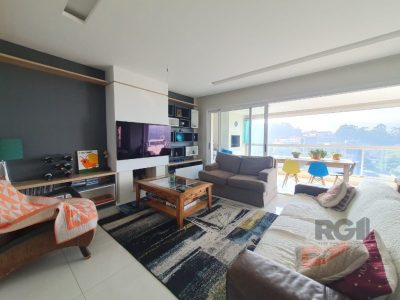 Apartamento à venda com 162m², 3 quartos, 3 suítes, 2 vagas no bairro Jardim do Salso em Porto Alegre - Foto 3