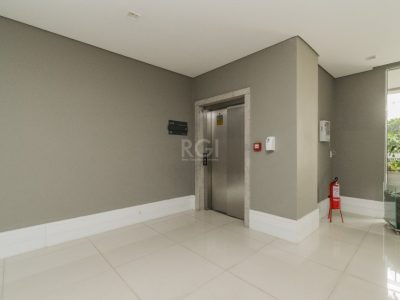 Apartamento à venda com 158m², 4 quartos, 4 suítes, 3 vagas no bairro Menino Deus em Porto Alegre - Foto 11