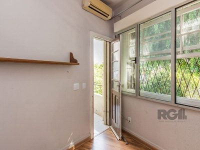 Casa à venda com 148m², 3 quartos, 1 suíte, 2 vagas no bairro Floresta em Porto Alegre - Foto 22