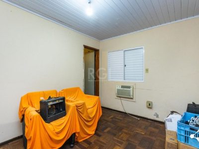 Casa à venda com 240m², 3 quartos, 1 suíte, 3 vagas no bairro Cristal em Porto Alegre - Foto 31