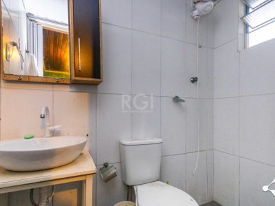 Casa à venda com 240m², 3 quartos, 1 suíte, 3 vagas no bairro Cristal em Porto Alegre - Foto 36