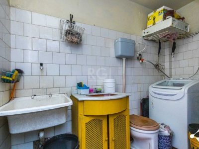 Casa à venda com 240m², 3 quartos, 1 suíte, 3 vagas no bairro Cristal em Porto Alegre - Foto 40