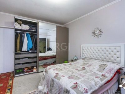 Casa à venda com 240m², 3 quartos, 1 suíte, 3 vagas no bairro Cristal em Porto Alegre - Foto 18