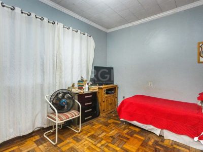 Casa à venda com 240m², 3 quartos, 1 suíte, 3 vagas no bairro Cristal em Porto Alegre - Foto 43