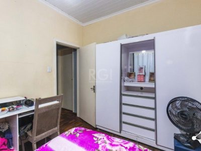 Casa à venda com 240m², 3 quartos, 1 suíte, 3 vagas no bairro Cristal em Porto Alegre - Foto 49