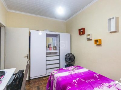 Casa à venda com 240m², 3 quartos, 1 suíte, 3 vagas no bairro Cristal em Porto Alegre - Foto 50