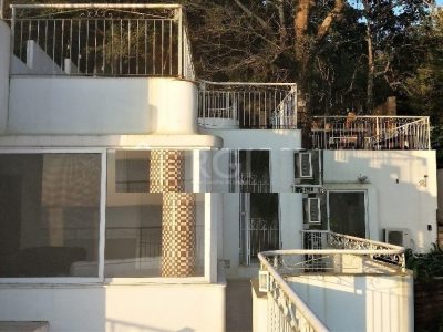 Casa à venda com 307m², 3 quartos, 3 suítes no bairro Ipanema em Porto Alegre - Foto 3