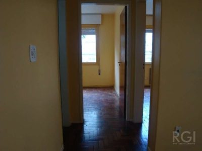 Apartamento à venda com 62m², 2 quartos no bairro São Sebastião em Porto Alegre - Foto 4