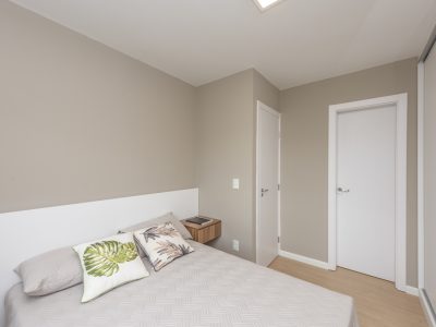 Apartamento à venda com 65m², 3 quartos, 1 suíte, 2 vagas no bairro Petrópolis em Porto Alegre - Foto 16