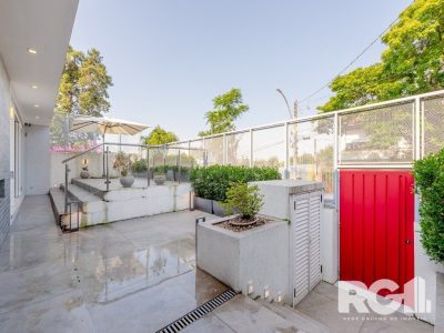 Casa à venda com 400m², 3 quartos, 3 suítes, 3 vagas no bairro Três Figueiras em Porto Alegre - Foto 14