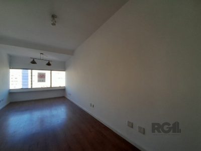 Conjunto/Sala à venda com 67m² no bairro Petrópolis em Porto Alegre - Foto 2