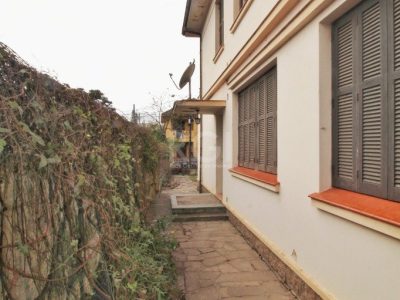 Casa à venda com 250m², 4 quartos, 3 vagas no bairro Glória em Porto Alegre - Foto 4