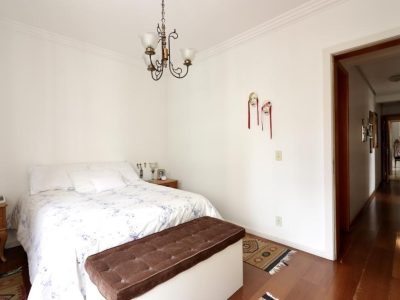 Apartamento à venda com 148m², 3 quartos, 1 suíte, 3 vagas no bairro Petrópolis em Porto Alegre - Foto 14