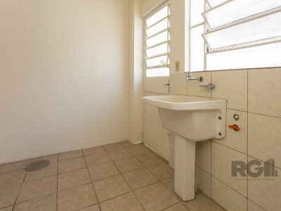 Casa à venda com 265m², 5 quartos, 1 suíte, 3 vagas no bairro Jardim Carvalho em Porto Alegre - Foto 41