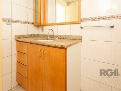 Casa à venda com 265m², 5 quartos, 1 suíte, 3 vagas no bairro Jardim Carvalho em Porto Alegre - Foto 43