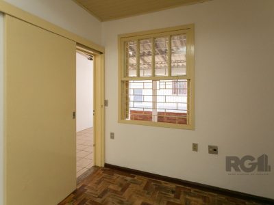 Casa à venda com 265m², 5 quartos, 1 suíte, 3 vagas no bairro Jardim Carvalho em Porto Alegre - Foto 51