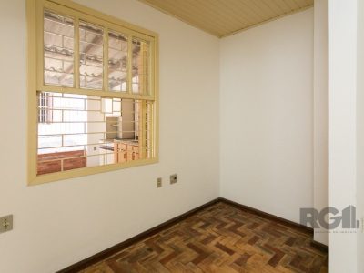 Casa à venda com 265m², 5 quartos, 1 suíte, 3 vagas no bairro Jardim Carvalho em Porto Alegre - Foto 52