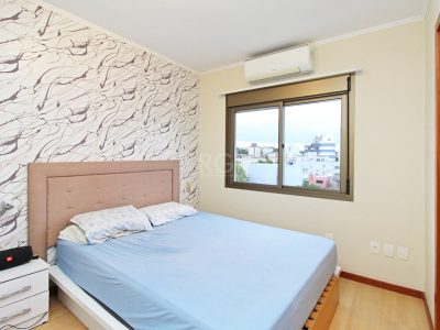 Apartamento à venda com 96m², 3 quartos, 1 suíte, 1 vaga no bairro Rio Branco em Porto Alegre - Foto 12