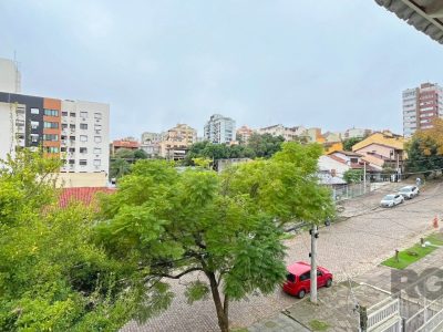 Casa à venda com 269m², 3 quartos, 2 suítes, 2 vagas no bairro Tristeza em Porto Alegre - Foto 16