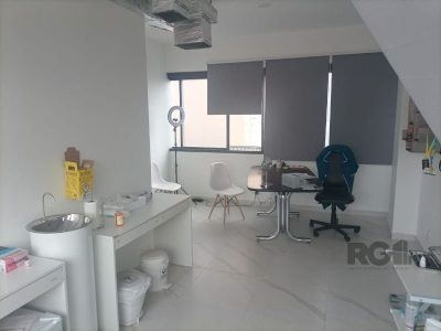 Conjunto/Sala à venda com 59m² no bairro Auxiliadora em Porto Alegre - Foto 2