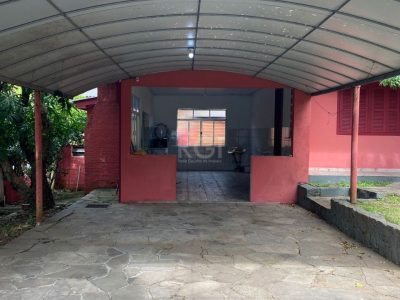 Casa à venda com 230m², 3 quartos, 1 suíte, 4 vagas no bairro Santa Tereza em Porto Alegre - Foto 2