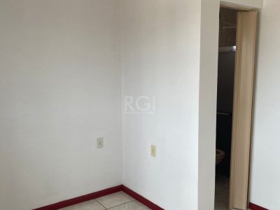 Casa à venda com 230m², 3 quartos, 1 suíte, 4 vagas no bairro Santa Tereza em Porto Alegre - Foto 5