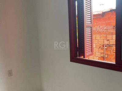 Casa à venda com 230m², 3 quartos, 1 suíte, 4 vagas no bairro Santa Tereza em Porto Alegre - Foto 16