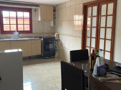 Casa à venda com 230m², 3 quartos, 1 suíte, 4 vagas no bairro Santa Tereza em Porto Alegre - Foto 27